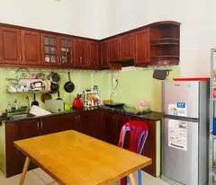 Cho thuê tầng 2, ban công + cửa sổ view xịn 32m2