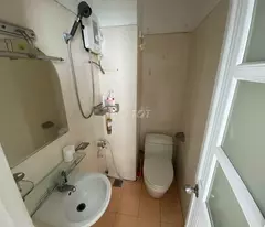 Cho thuê tầng 2, ban công + cửa sổ view xịn 32m2