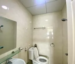 Bán căn hộ view phố biển tầng trung full nội thất tòa Mường Thanh 04 giá 2.1 tỷ