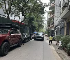 BÁN NHÀ ĐẸP XUẤT SẮC TẠI PHỐ HOÀNG SÂM,QUẬN CẦU GIẤY  18 TỶ VND, 40M2, KINH DOANH ỔN ĐỊNH
