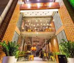 Cho thuê mặt bằng kinh doanh phố Thái Hà, MT 5.5m, Phù hợp KD hàng ăn, cafe, vị trí đẹp, để xe rộng