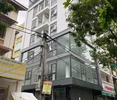 Cho thuê mặt bằng đẹp trung tâm phố Láng Hạ, MT 8m, phù hợp KD quán ăn, nhà hàng, siêu thị