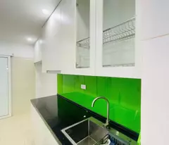 Bán gấp tập thể Hồ Tùng Mậu, tầng 3 nhà đẹp sẵn ở ngay, 3 ngủ, nội thất xịn, ô tô đỗ chân cầu thang