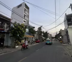 NGAY MẶT TIỀN MIẾU BÌNH ĐÔNG - GẦN NGÃ TƯ 4 XÃ - NHÀ 2 TẦNG 2PN - SỔ NỞ HẬU TÀI LỘC - GIÁ NHỈNH 4