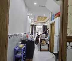 Sát mặt tiền Q4 
Ngang 3.2 Dài 12 m nở hậu 3.6m
2 TẤM CÓ 4 TỶ