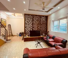HÀNG HIẾM - BÁN NHÀ NGỌC LÂM - LONG BIÊN - DÂN XÂY -  MẶT TIỀN RỘNG  - 3 BƯỚC RA PHỐ - DT 58m x 4