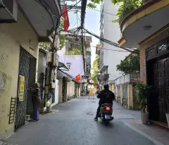 BÁN NHÀ 5T HOÀNG QUỐC VIỆT, DT 55 M2, GẦN PHỐ, NHÀ ĐẸP Ở NGAY, GIÁ 15 TỶ