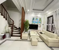 BÁN NHÀ BÁT KHỐI-LONG BIÊN 5.5 TỶ 30m, 5 TẦNG, MT 5m, GẦN Ô TÔ, FULL NỘI THẤT, AN SINH TỐT.
