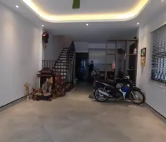 CHÍNH CHỦ CẦN BÁN NHÀ NGỌC THỤY 5 TẦNG-35MÉT TỔ 19 PHƯỜNG NGỌC THỤY GIÁ BÁN 6TỶ650 TRIỆU( có