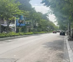 Bán nhà L2 Lạc Long Quân Sát Phố Ở Ấm Áp 5 phút ra Tây Hồ 22m2 3.35 tỷ