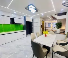 NHÀ 5 TẦNG TK SANG TRỌNG HIỆN ĐẠI HẺM NHỰA 7M - LÊ VĂN QUỚI - 5 Lầu - THANG MÁY.