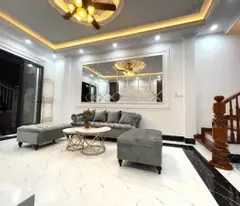 NHÀ ĐẸP PHỐ CẦU GIẤY - 40M2 x 5T - MT 4.2M - 7.65 TỶ - NHÀ ĐẸP - NGÕ THOÁNG - Ô TÔ ĐỖ 24/7