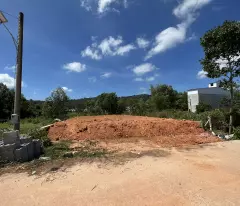 BÁN ĐẤT MẶT TIỀN ( ĐƯỜNG BÊ TÔNG )