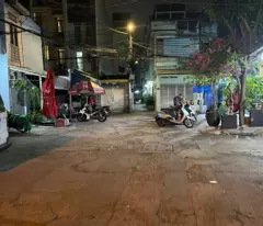 Nhà cũ tiện xây mới 41m2 trung tâm quận 10 , đằng sau siêu thị sài gòn . Hẻm trước 6M mở rộng ,
