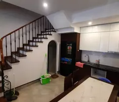 HIẾM NHÀ ĐẸP LONG LANH 5 TÂNG-NGÕ THÔNG Ô TÔ ĐỖ CỬA -TRUNG TÂM NGỌC THỤY 6,7 TỶ LONG BIÊN