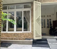Bán nhà riêng tại ngõ 304 Lê Duẩn, 19,8 tỷ, 93m2, 5PN, 4WC, giá tốt, chính chủ