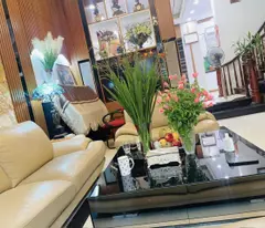 Bán nhà riêng tại ngõ 304 Lê Duẩn, 19,8 tỷ, 93m2, 5PN, 4WC, giá tốt, chính chủ