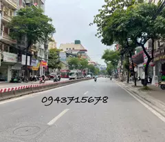 Bán nhà 6 tầng mặt đường Lạc Long Quân 6 tầng, thang máy.