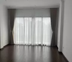 Bán nhà 6 tầng mặt đường Lạc Long Quân 6 tầng, thang máy.