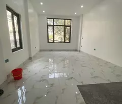Bán nhà lĩnh nam 5 tầng dân xây lô góc ô tô tải tránh kinh doanh ngày đêm hoàng mai