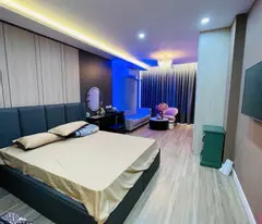 NHÀ NGUYỄN KHANG,TT CẦU GIẤY-7T-THANG MÁYGẦN Ô TÔ GIÁ 9 TỶ HƠN