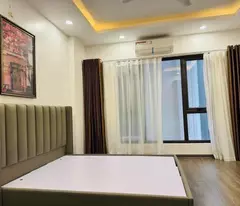 BÁN GẤP NHÀ TRUNG KÍNH - 56M2 X 5T - MT 4M - 15.8 TỶ - NGÕ THÔNG - KD TẤP NẬP - Ô TÔ ĐỖ CỬA