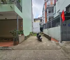 Đất phú thượng. Sát vách trường cấp 1 phú thượng, đường ô tô bãi ô tô cách nhà 20m. DT40m2 thoáng