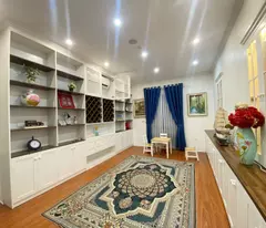 Căn góc 53m2 nhà 5 tầng tại ngõ 95 Vũ Xuân Thiều, Long Biên. Đường thông ô tô, gần hồ