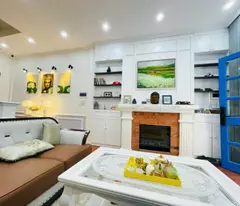 Căn góc 53m2 nhà 5 tầng tại ngõ 95 Vũ Xuân Thiều, Long Biên. Đường thông ô tô, gần hồ
