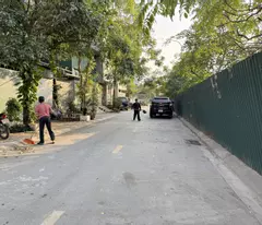 Cần bán 60m2 đất cách mặt phố Nguyễn Thời Trung 30m. Đường ô tô tránh, đối diện dự án CC