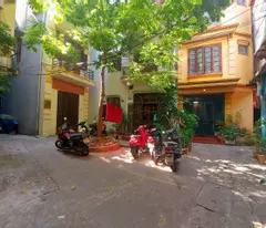 Cho thuê căn hộ tầng 2 biệt thự Pháp cổ phố Quán Thánh, Ba Đình