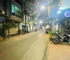 Siêu hiếm! Bán nhà Nguyễn Chí Thanh plô, vỉa hè, oto tránh, KD đỉnh, 50m2,5T, MT 5,2m, chỉ 19. X tỷ