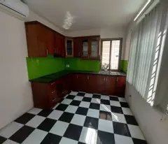 Cho thuê căn tập thể phố Chùa Bộc,100m2, 3pn, đủ nội thất, giá 12tr/tháng
