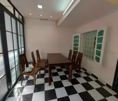 Cho thuê căn tập thể phố Chùa Bộc,100m2, 3pn, đủ nội thất, giá 12tr/tháng