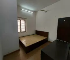 Cho thuê căn tập thể phố Chùa Bộc,100m2, 3pn, đủ nội thất, giá 12tr/tháng