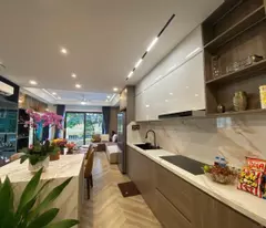 Siêu Phẩm đón Tết, Ngô Gia Tự 50m2, 7 tầng thang máy full nội thất, ô tô đua, giá 13 tỷ