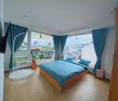 BÁN NHÀ MẶT TIỀN ĐƯỜNG LỚN ĐANG KINH DOANH HOMESTAY