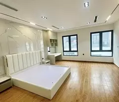 THUA! Bán nhà phố Cổ Linh, gara thang máy, 45m2, mặt tiền 8m mà cũng xây khéo thế này luôn!