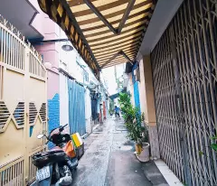 Bán nhà gần HXH,3 phòng ngủ, 4x10m, sát khu HimLam quận 7.