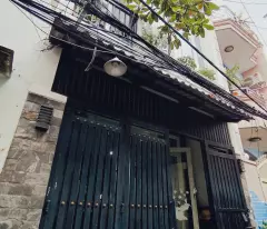 Bán nhà gần HXH,3 phòng ngủ, 4x10m, sát khu HimLam quận 7.