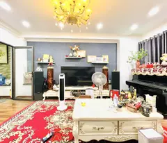 Phòng khách ngày Tết của bạn thực sự ấn tượng! Bán nhà Nguyễn Sơn, gara, thang máy, 60m2, 12.8 tỷ