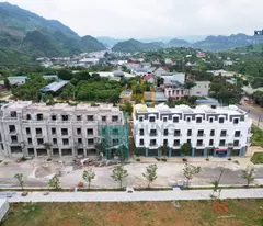 Bán biệt thự/ Shophouse Khu du lịch QG Mộc Châu- Mặt đường QL6- Sổ đỏ lâu dài