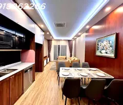 TUYỆT PHẨM -NGUYỄN VĂN CỪ -LB 48m*6T- LÔ GÓC - GARA Ô TÔ- THANG MÁY