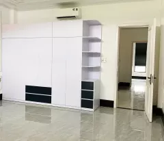 Người ta sắm quần sắm áo, chứ em sắm nhà ăn tết ạ.