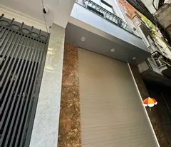 Bán nhà tại ngõ 135 Đội Cấn, Ba Đình, Hà Nội. Giá 9,8 tỷ, SĐCC, Diện tích: 54m2. Liên hệ: 033 801