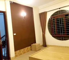 Bán nhà tại ngõ 135 Đội Cấn, Ba Đình, Hà Nội. Giá 9,8 tỷ, SĐCC, Diện tích: 54m2. Liên hệ: 033 801