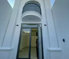 Nhà HXH Phạm Văn Đồng, 100m2, 2 tầng, ngay trung tâm, cho thuê 10tr/tháng, Thiết kế kiểu biệt thự