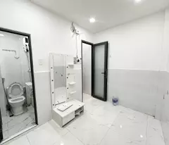 Bán Nhà Phan Văn Trị, 3 bước ra HXH, 3 Tầng, 2PN Gần Emart Chỉ 2.45 Tỉ