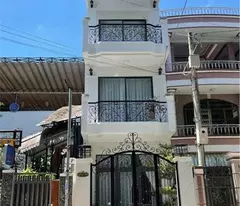 Bán Nhà 3 Tầng Mặt Tiền Đường Trịnh Phong, P. Tân Lập, TP. Nha Trang - Giá 13.5 Tỷ