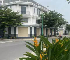 Nhà phố thương mại Hòa Lợi: Giá rẻ, pháp lý chuẩn, đầu tư là thắng!
Hoa Loi Commercial Townhouse: